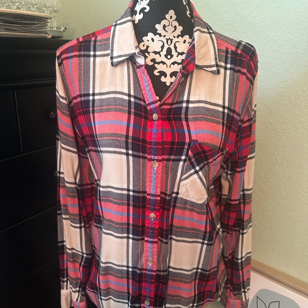 American Eagle Outfitters Plaid Button-Up Shirt - Red and Black